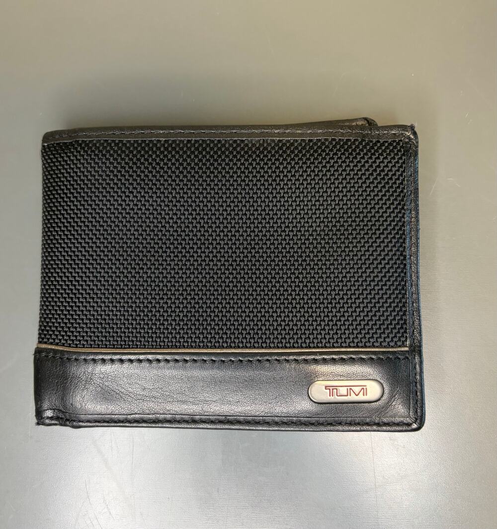 TUMI Global Double Bi-Fold Wallet Billfold Ballistic Nylon Leather Black